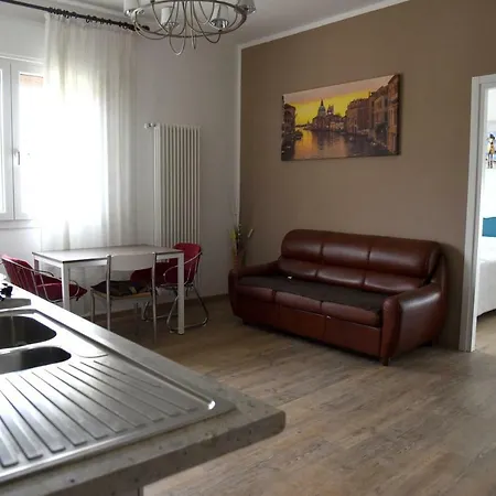 Cozy 5 People * Mogliano Veneto